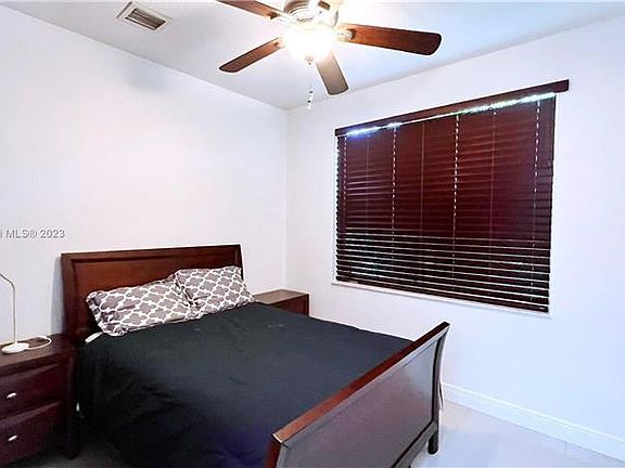 5th image of 663 Live Oak Ln #663
