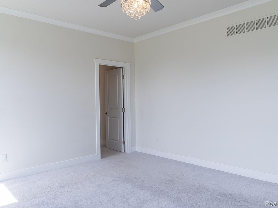 5545 Helmsdale Blvd, photo 20