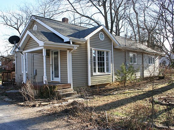 2nd image of 2406 NE Emoriland Blvd