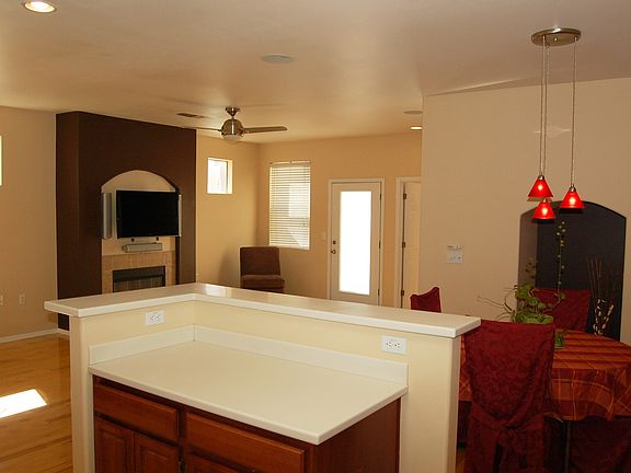 4th image of 3221 N 37th St Unit 21