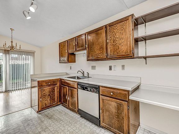 4th image of 123 Chapel Hill Dr