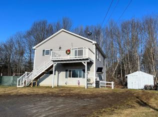 31 Smith Ln, Levant, ME 04456