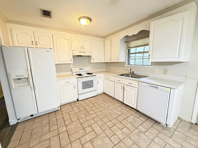 4432 Pine Villa Cir — Photo 3