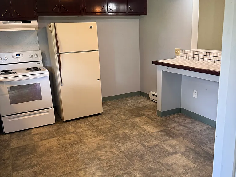 465 Corey St #A — Photo 12