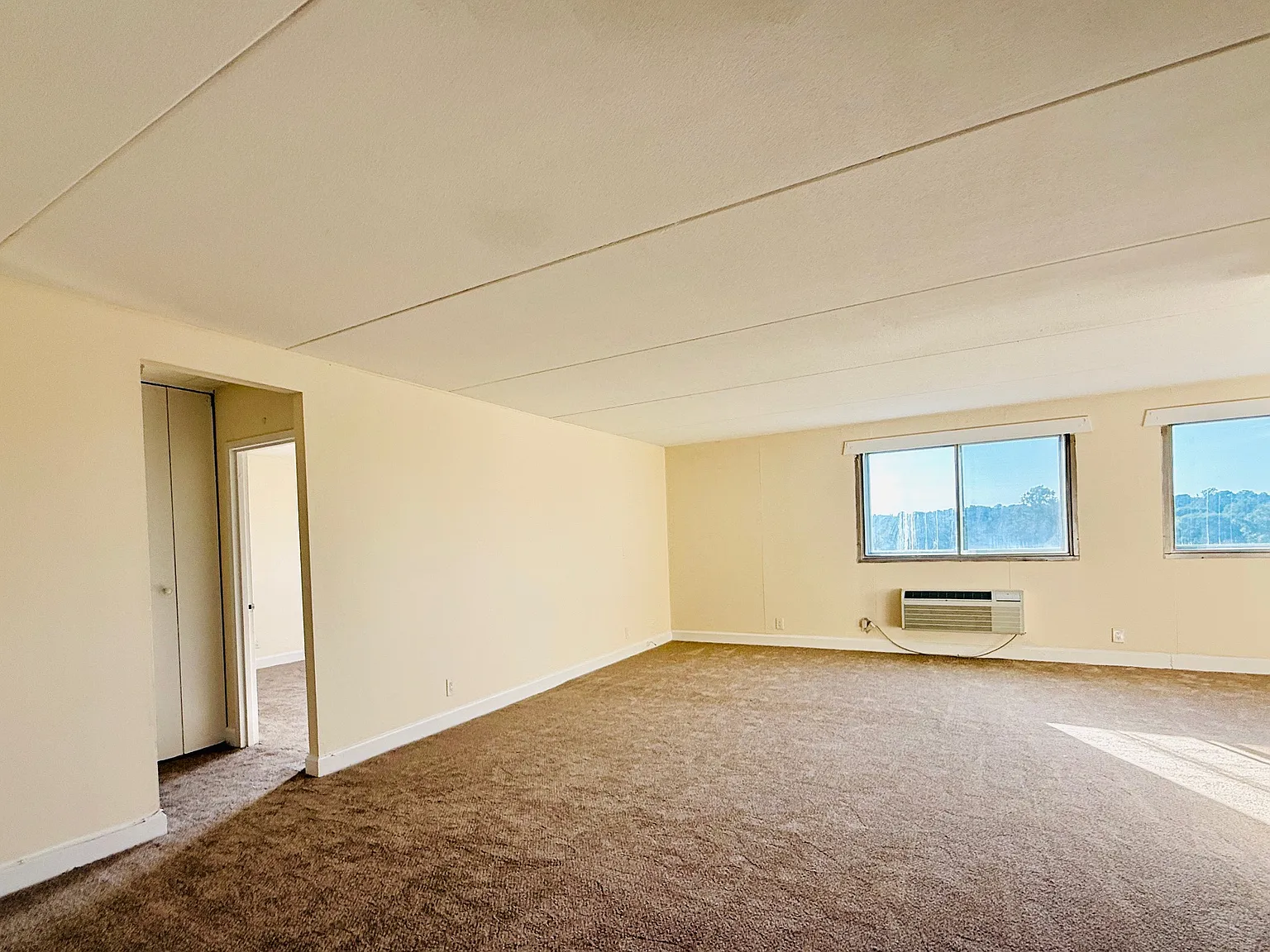 1 bed, 860 sqft, $2,050 — Photo 2