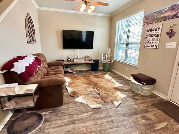 144 Forest (pvt) Dr, College Station, TX 77840