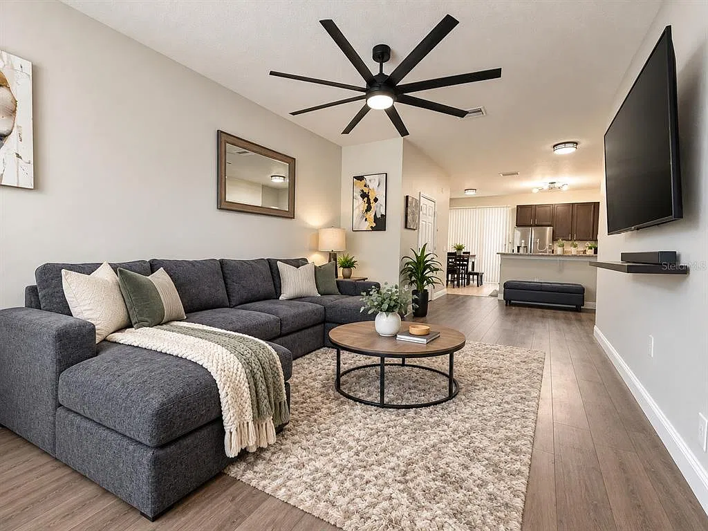 2 bed, 2.5 bath, 1204 sqft, $1,900 — Photo 3