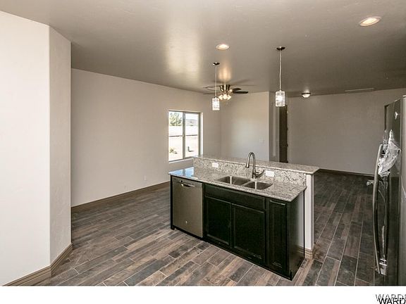 3rd image of 700 Paula's Place