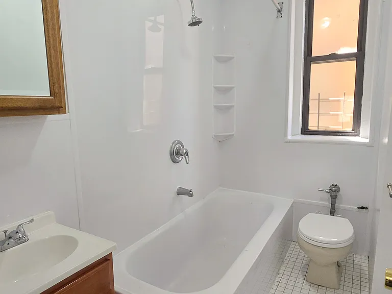 731 Gerard Ave #2B — Photo 10