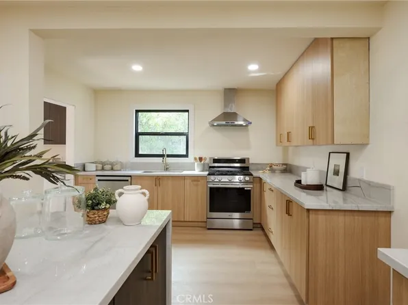 2409 N Hesperian St, Santa Ana, CA 92706
