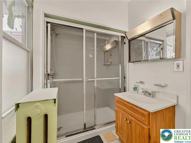626 N 11th St — Photo 27