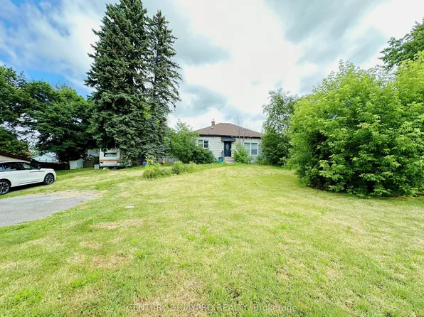 94 Prospect St, Newmarket, ON L3Y 3T4