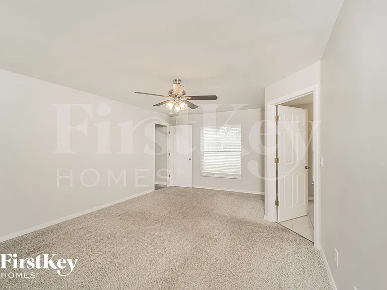 1229 SW 18th Ave — Photo 8