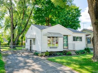 717 Whitney St, Brighton, MI 48116