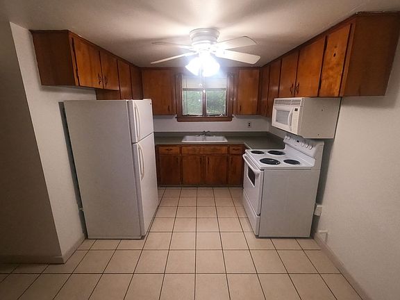 2nd image of 509 Beachgrove Dr APT 1
