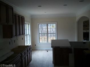 5529 Salem View Rd, Pfafftown, NC 27040