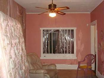 2nd image of 828 N Leamington Ave