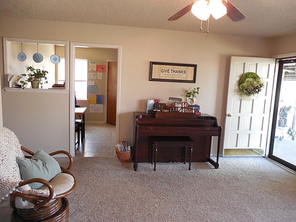 Main Living/Entrance
