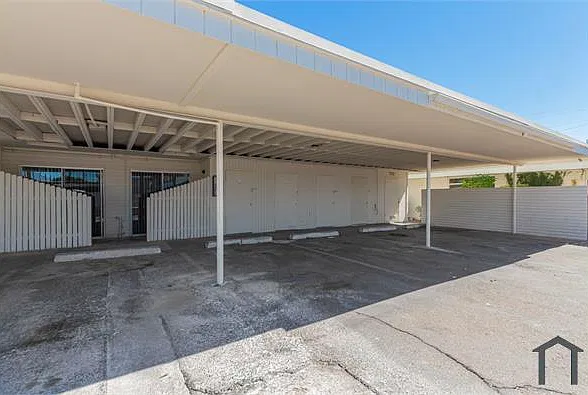 2 bed, 935 sqft, $2,100 — Photo 4