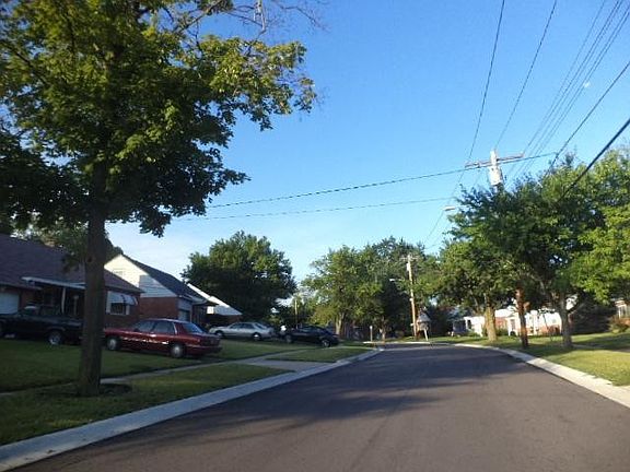 3rd image of 7923 Bobolink Dr