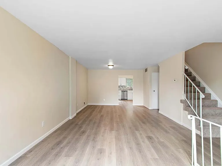 1630 Forest Hill Rd — Photo 7