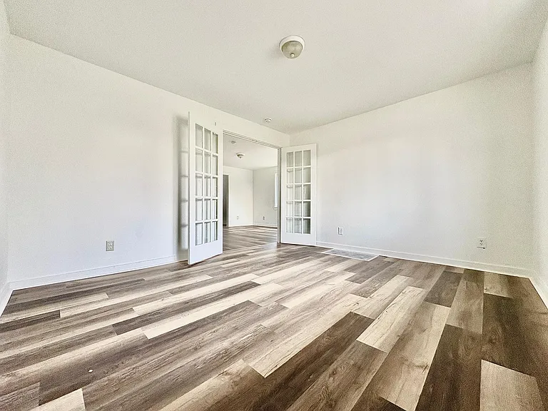 2117 Bertrand St — Photo 7