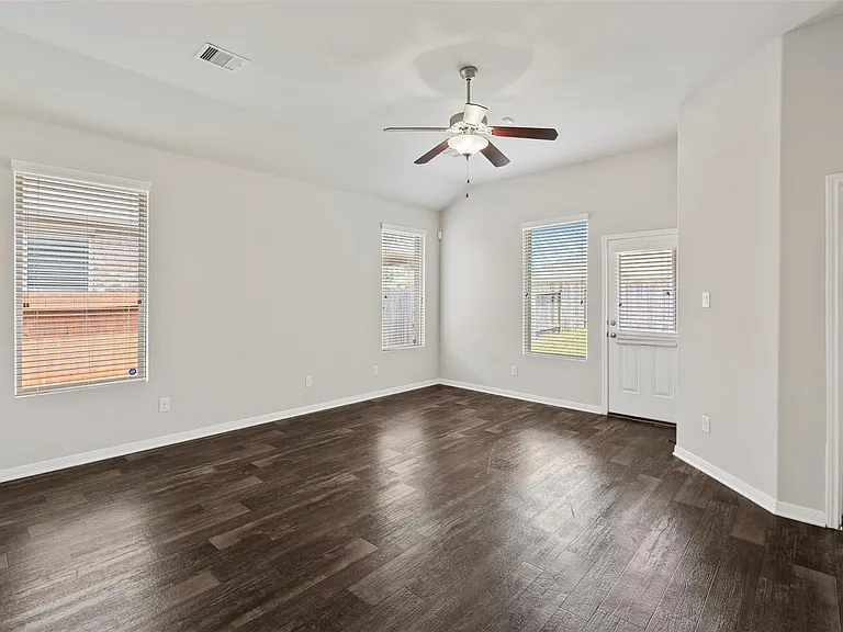 5126 Chester Springs Ln — Photo 11