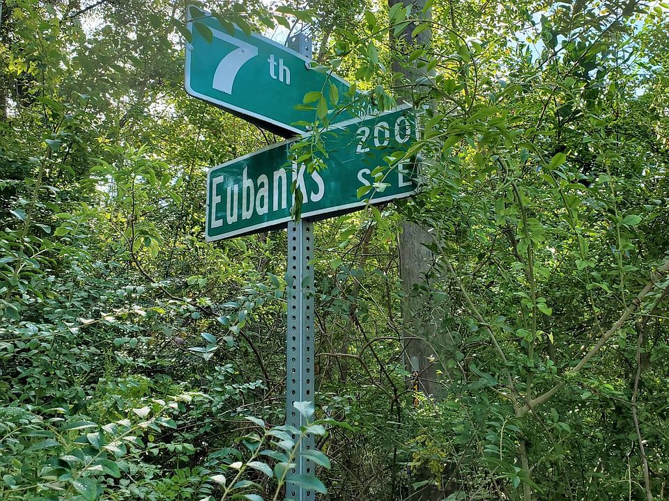 1st image of 0 E 7TH Street