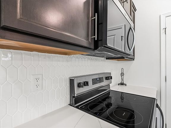 5th image of 248 Brown Cir