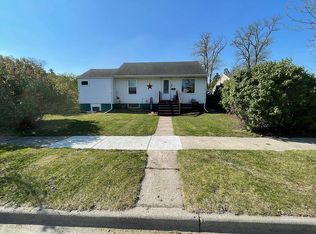 338 15th Ave S, Fargo, ND 58103