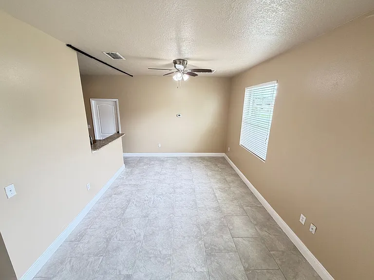 2411 Grasmere View Pkwy N — Photo 13