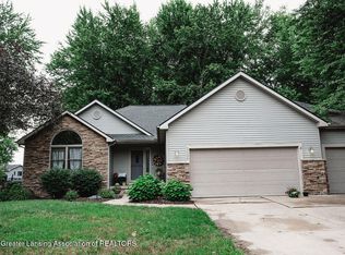 2486 Houghton Hollow Dr, Lansing, MI 48911