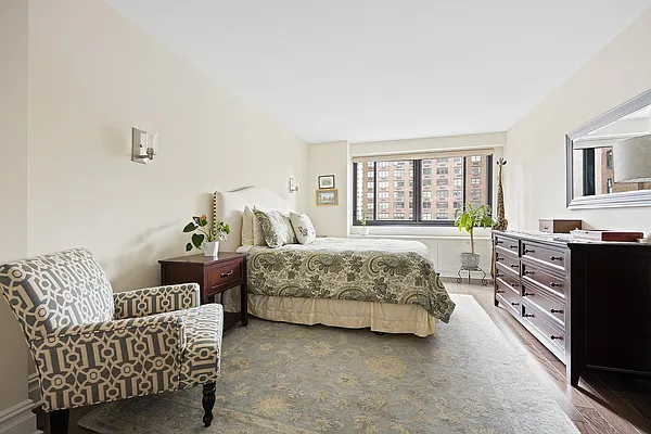 Sold by Compass | media 4