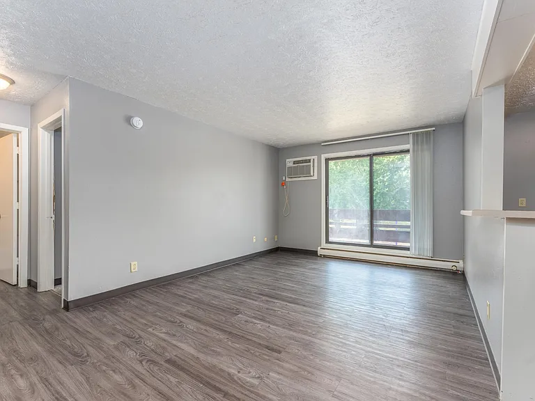 Brentwood Apartments: One Bedroom