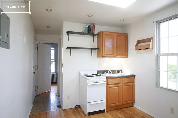 Rented by Grand & Co. | media 37