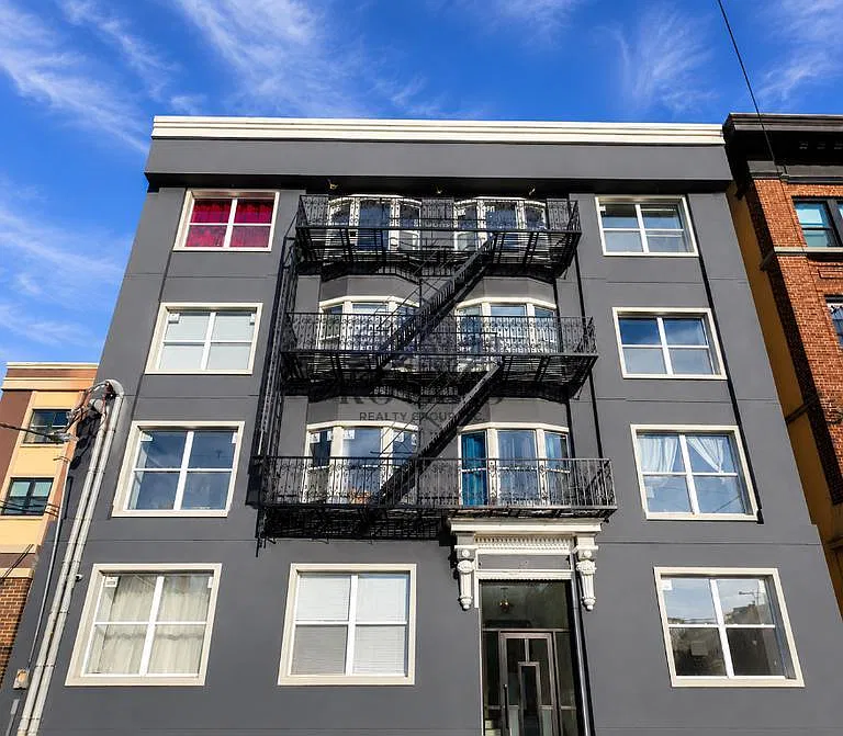 2 bed, 600 sqft, $1,995 — Photo 4
