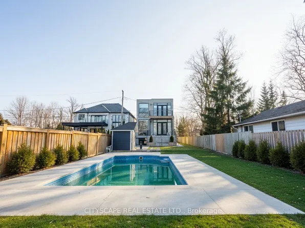 6 Campview Rd, Hamilton, ON L8E 5E2