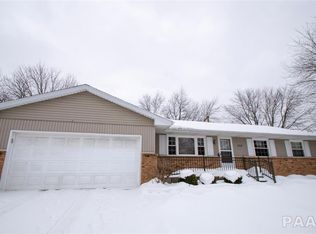 3316 W Saymore Ln, Peoria, IL 61615