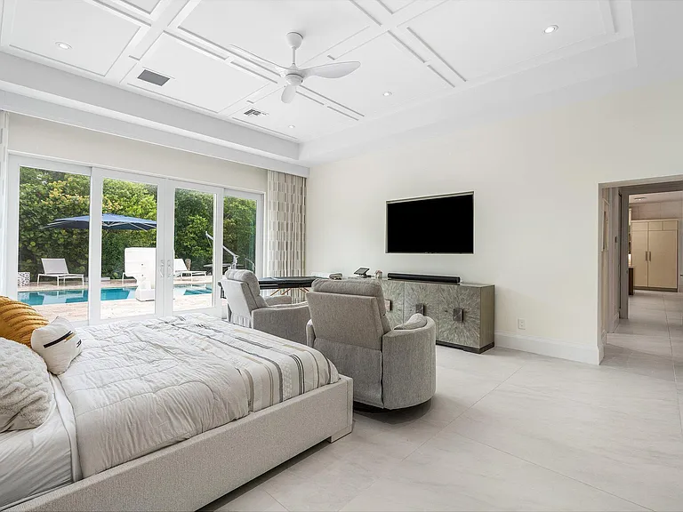 11863 Lake Shore Pl — Photo 24