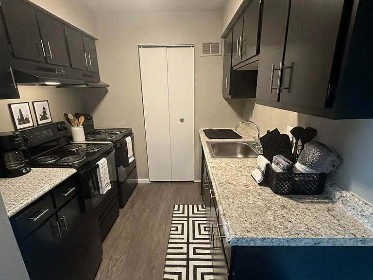 Beacon Point Apartments — Photo 25