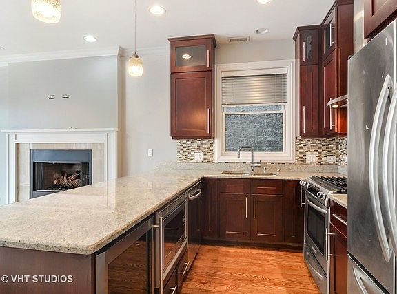 3rd image of 1928 W Belmont Ave #2