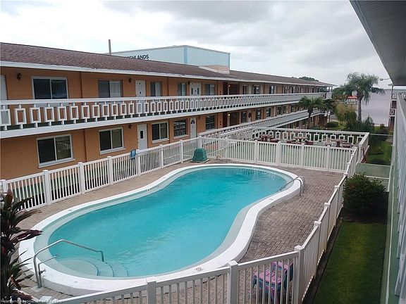 4th image of 2113 Lakeview Dr Unit 1-A