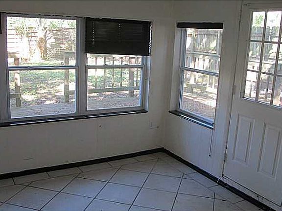 4th image of 55 Joyce St