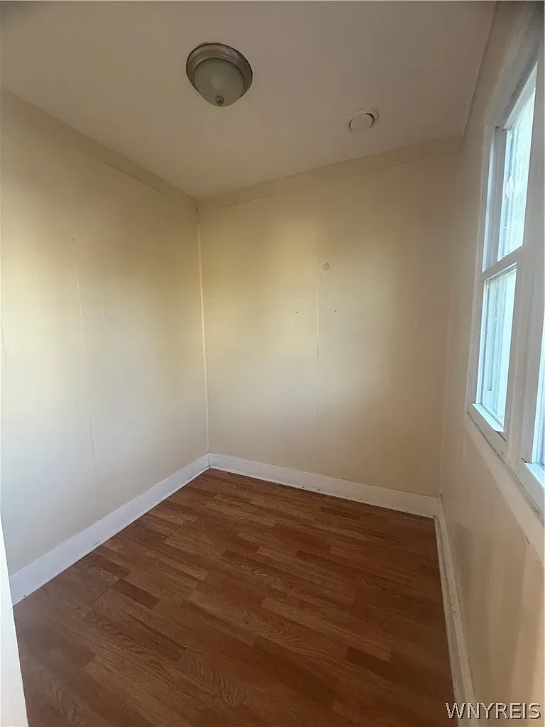 3 bed, 1.0 bath, 1113 sqft, $1,100 — Photo 4