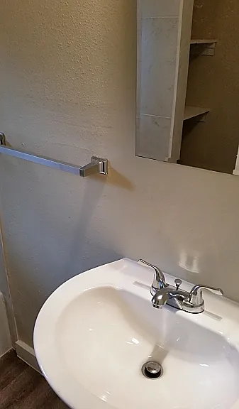 516 Bexar Dr — Photo 9