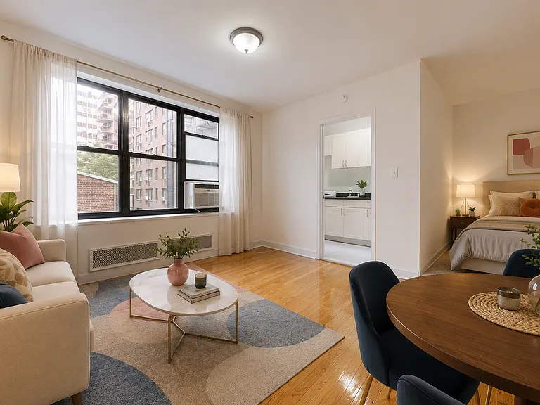 246 E 46th St #4R — Photo 1