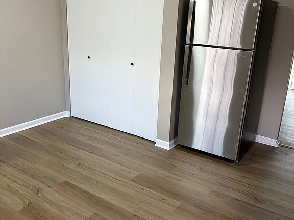 2nd image of 4943-4959 Massillon Rd #4943-A