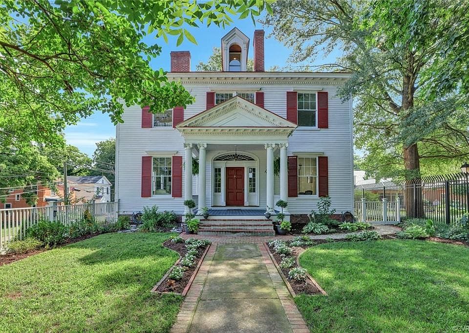 1st image of 301 Jefferson S
