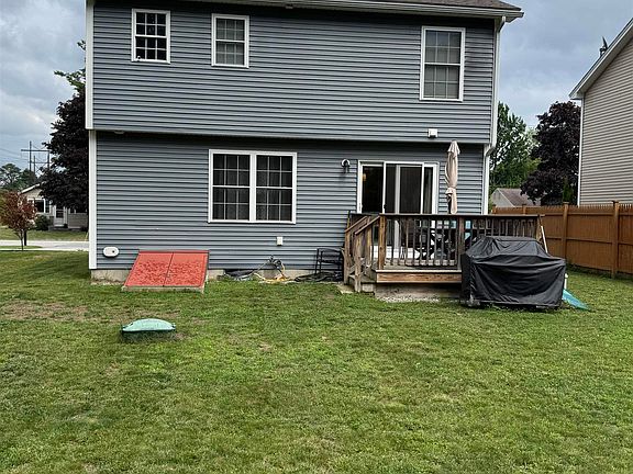3rd image of 494 Youville St