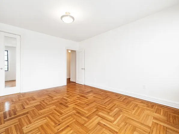 660 Fort Washington Avenue image 7 of 10